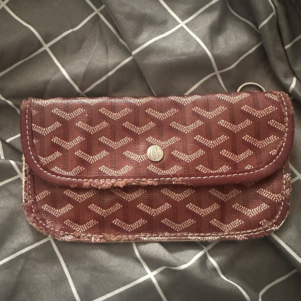 Goyard burgundy wallet / pouch with Geometric Pattern